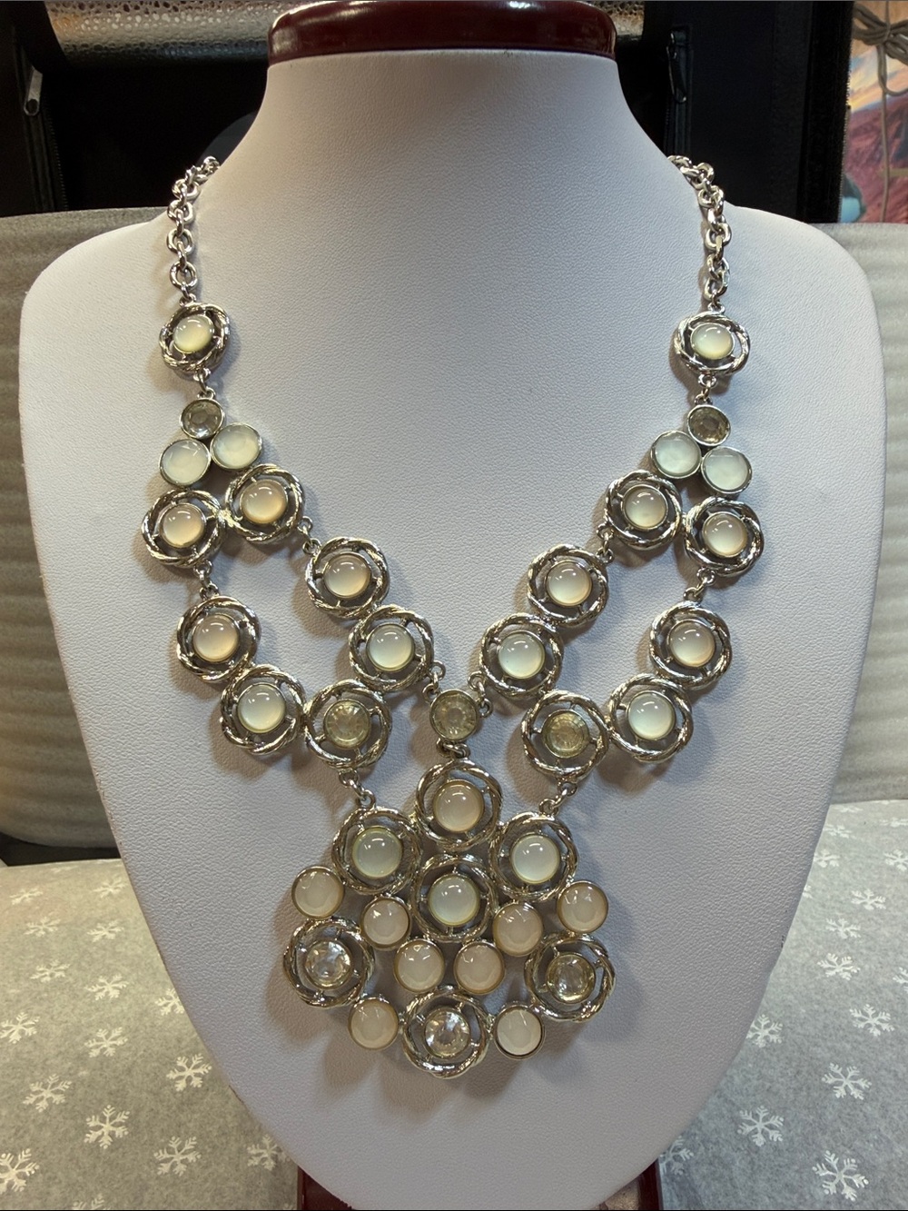 Banana Republic Statement Necklace • Silver Tone • Adjustable • Excellent Condit